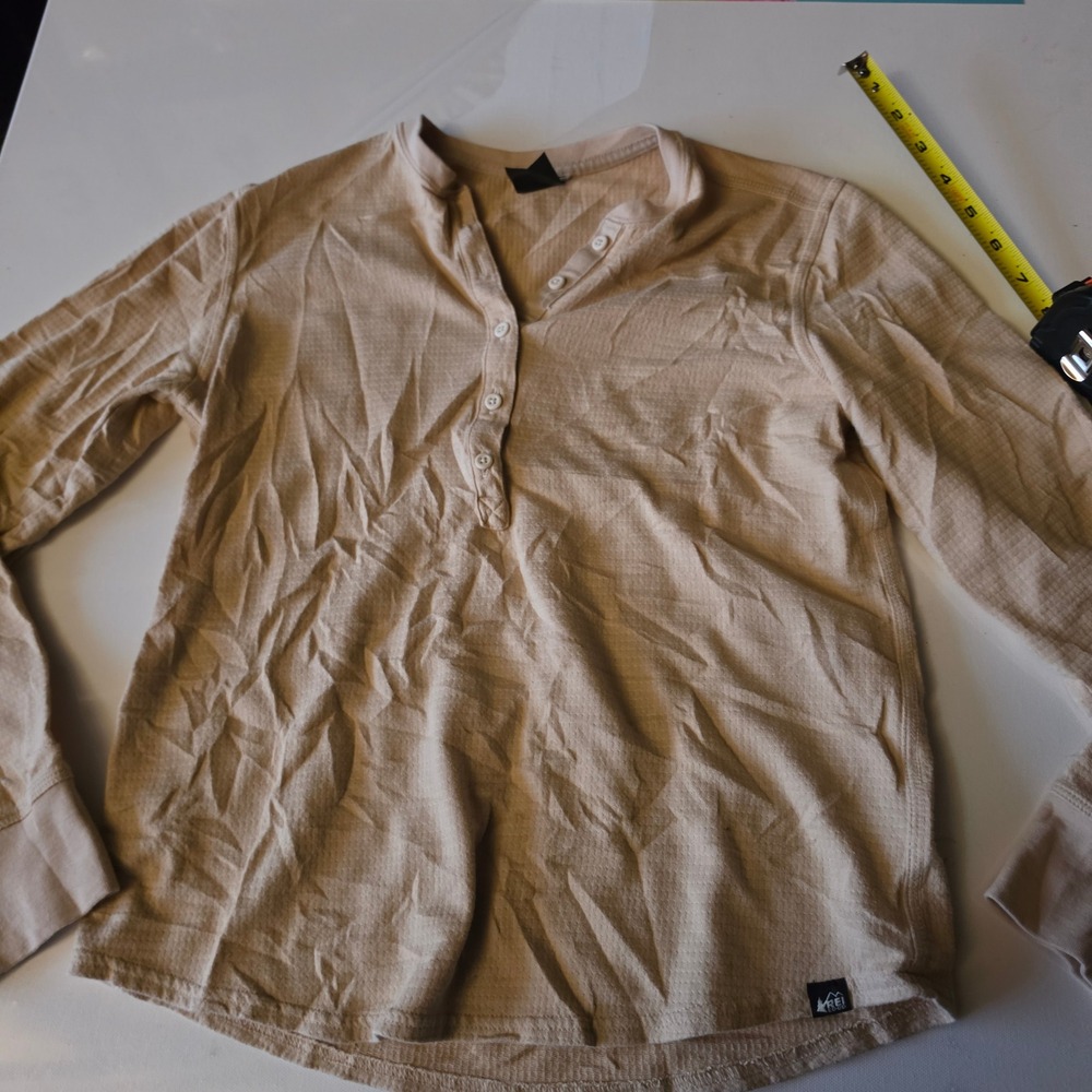 REI Co-op Womens XS Beige Waffle Knit Thermal Long Sleeve Henley Top